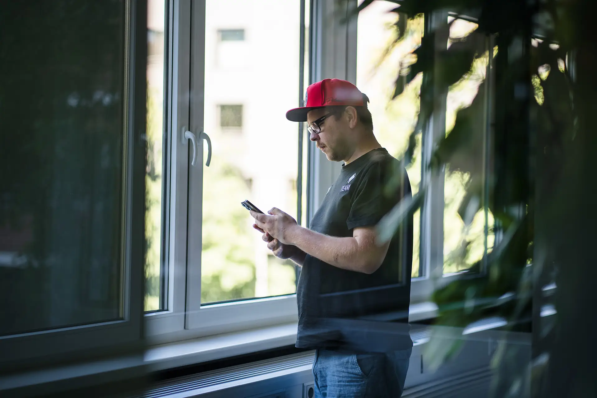 SimpliOffice Berlin - Mitglied am Telefon